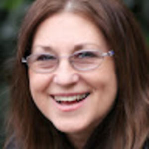 Meet your Posher, Leonora